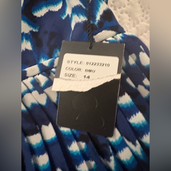 Adrianna Papell Ikat Fit & Flare Midi Dress Blue White Pleated V-Neck Sz 14 NWT - Picture 7 of 15